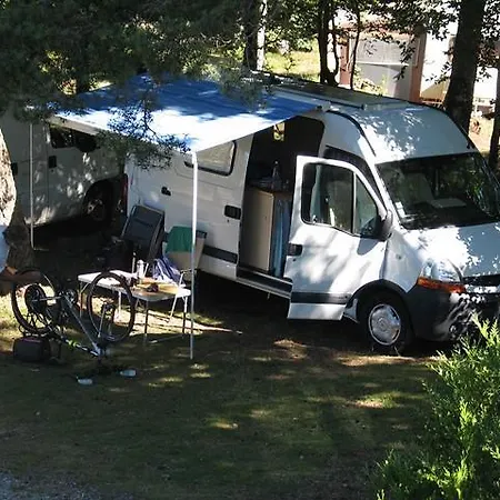 Camping Les Myrtilles Campsite Clermont-Ferrand